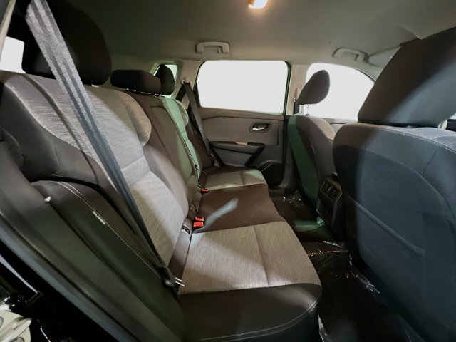 2023 Nissan Rogue SV Image 10 of 23