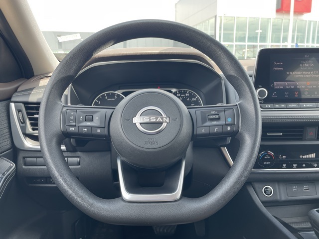 Vehicle image 8 of 21