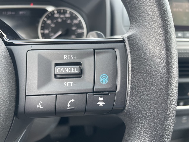 Vehicle image 10 of 21