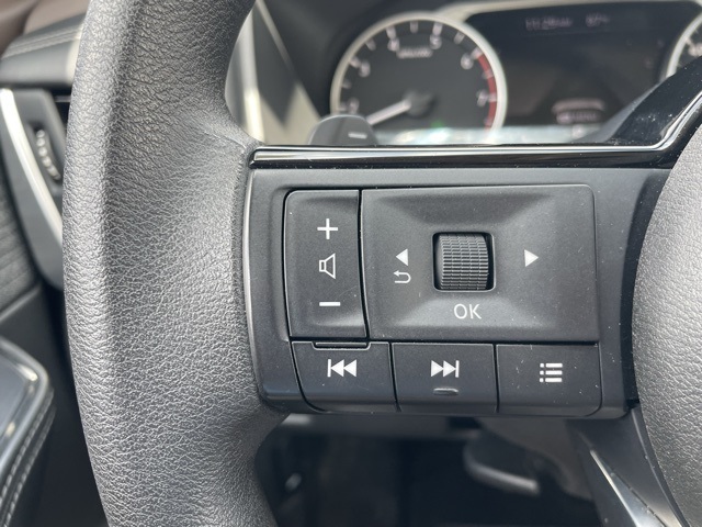 Vehicle image 9 of 21