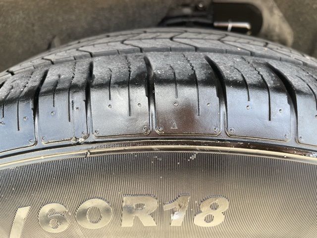Vehicle image 19 of 21