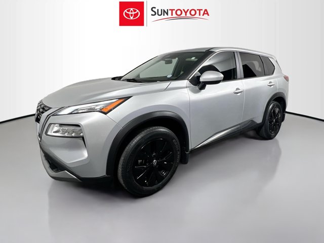 2023 Nissan Rogue SV Image 1 of 31
