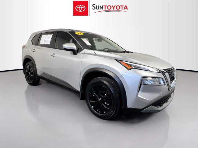 2023 Nissan Rogue SV Image 3 of 31