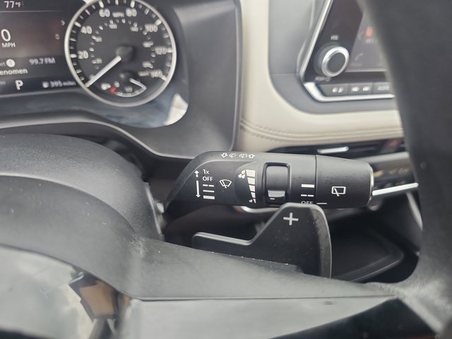 Vehicle image 21 of 23