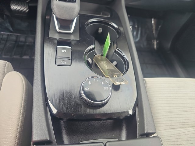 Vehicle image 15 of 23