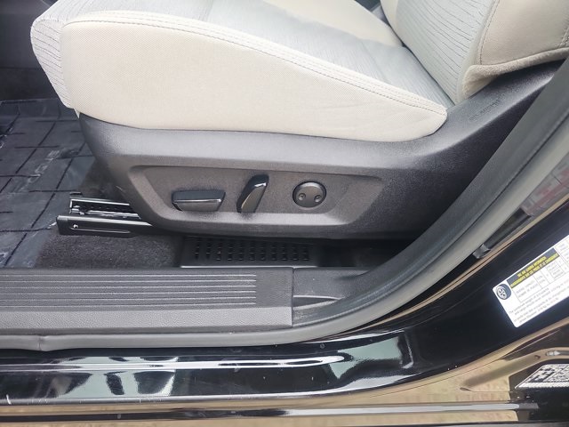 Vehicle image 12 of 23