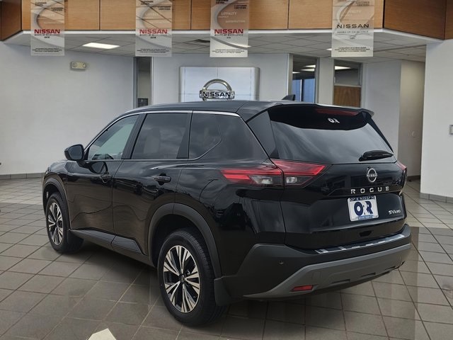 Vehicle image 5 of 23