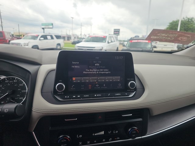 Vehicle image 13 of 23