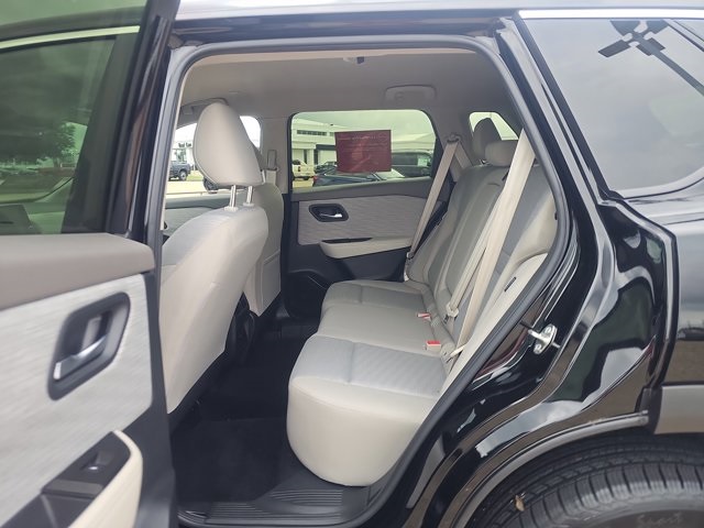 Vehicle image 8 of 23