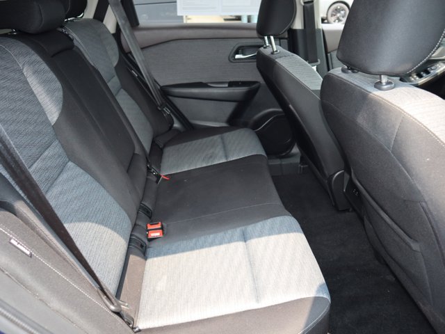 2023 Nissan Rogue SV Image 28 of 34