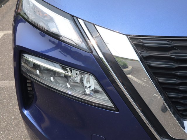 2023 Nissan Rogue SV Image 13 of 34