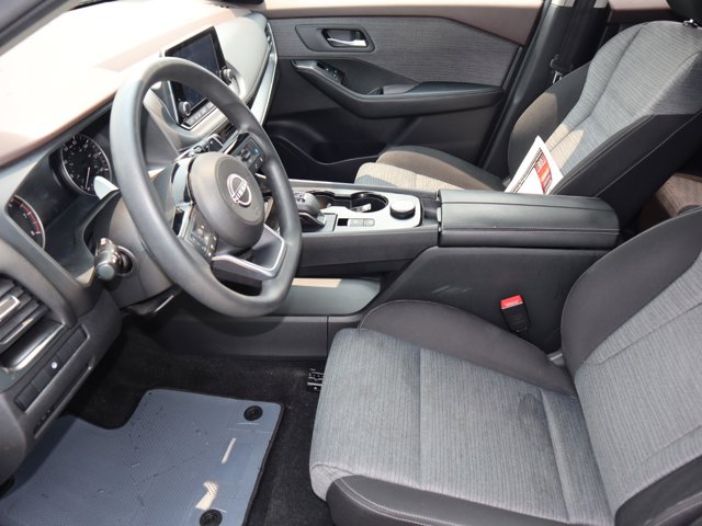 2023 Nissan Rogue SV Image 15 of 34