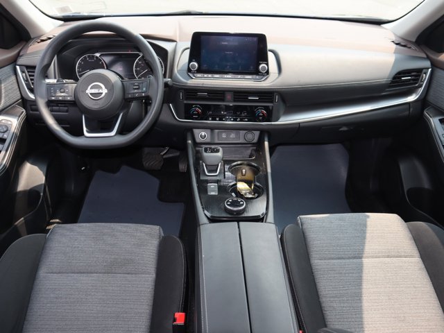 2023 Nissan Rogue SV Image 18 of 34