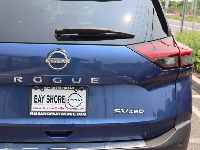 2023 Nissan Rogue SV Image 8 of 34