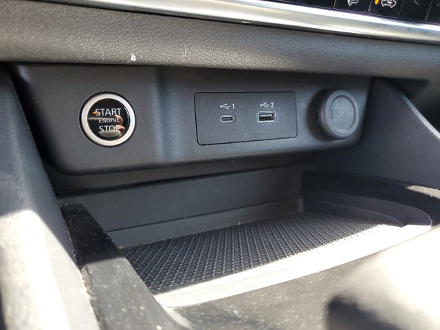 Vehicle image 29 of 33