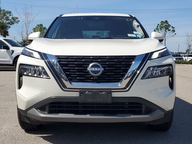 Vehicle image 4 of 33