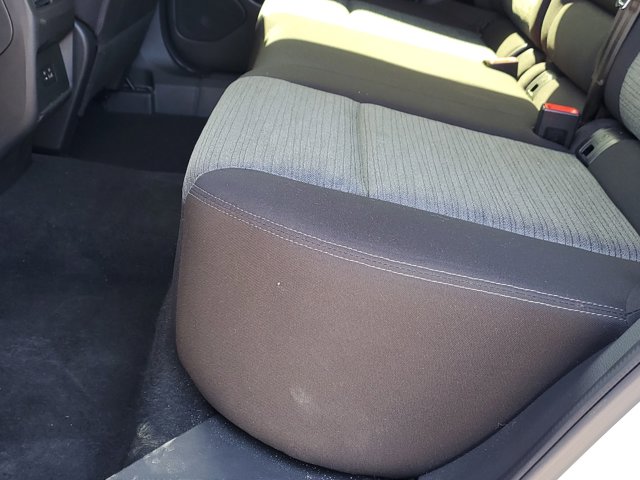 Vehicle image 18 of 33