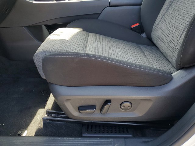 Vehicle image 26 of 33