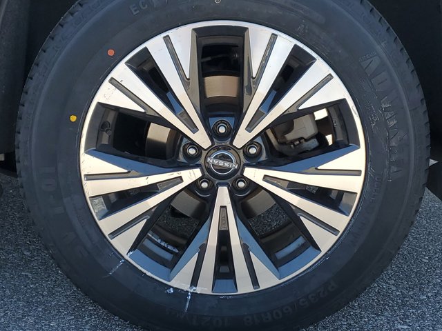 Vehicle image 12 of 33