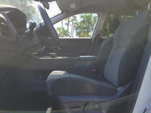 Vehicle image 25 of 33