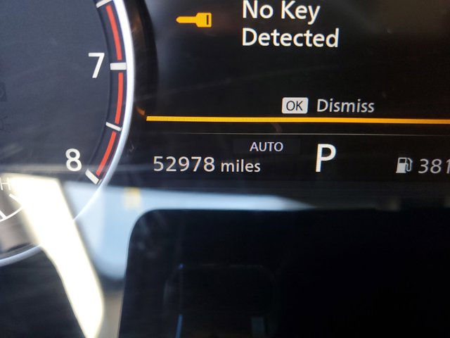 Vehicle image 27 of 33