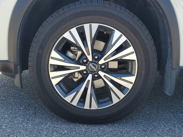 Vehicle image 11 of 33