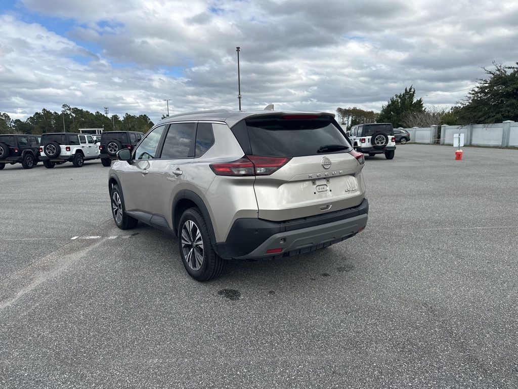 2023 Nissan Rogue SV Image 6 of 18