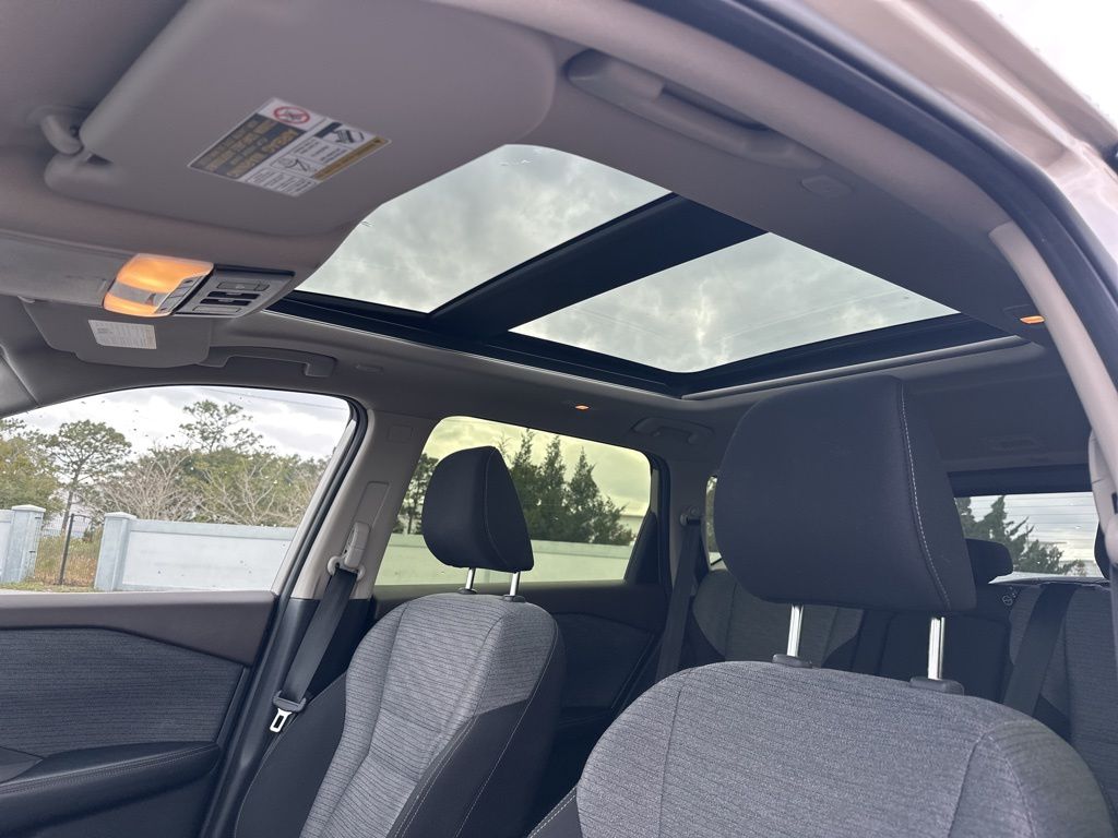 2023 Nissan Rogue SV Image 12 of 18