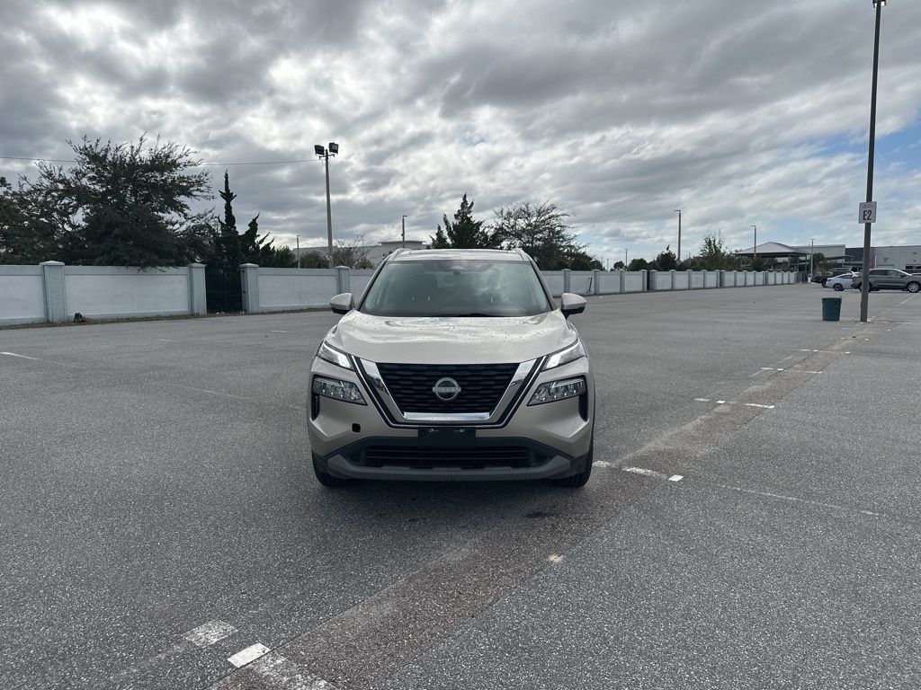 2023 Nissan Rogue SV Image 2 of 18