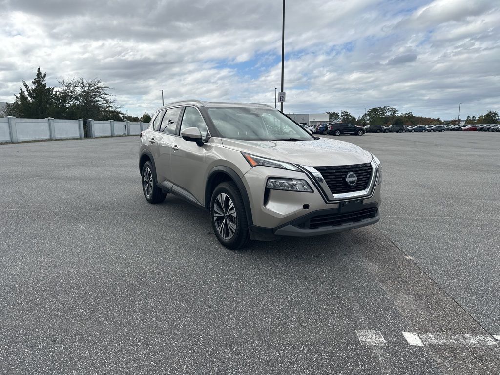 2023 Nissan Rogue SV Image 3 of 18