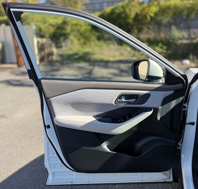 2023 Nissan Rogue SV Image 44 of 45