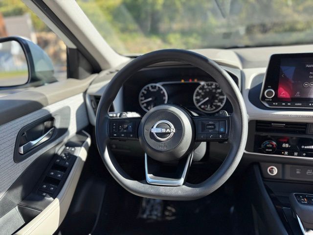 2023 Nissan Rogue SV Image 23 of 45