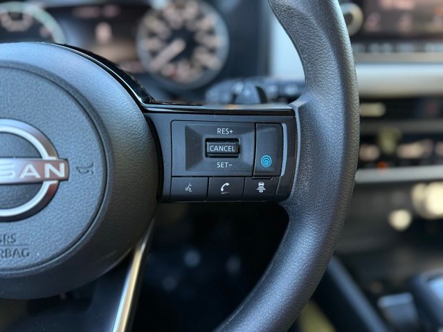 2023 Nissan Rogue SV Image 25 of 45