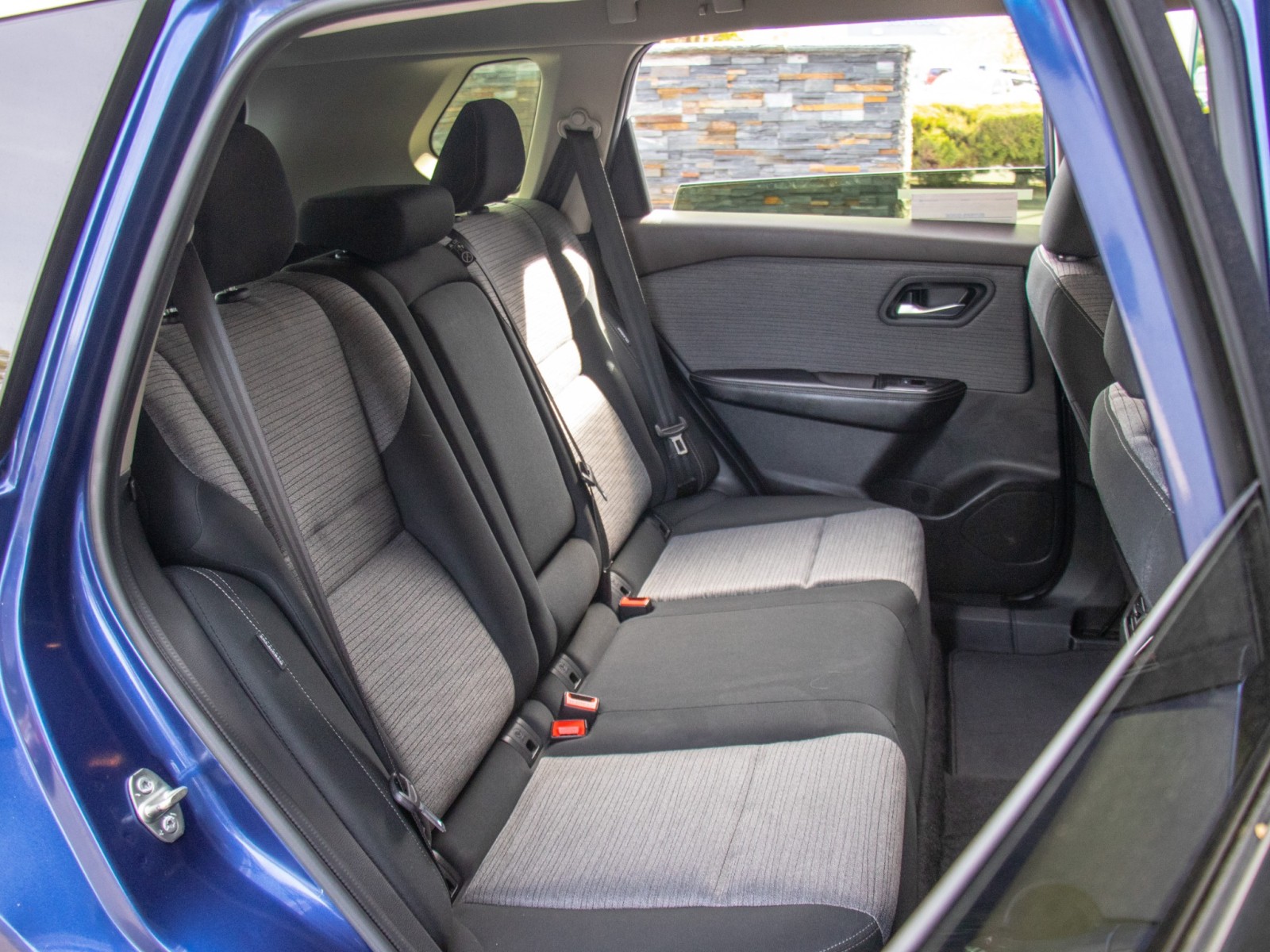 Vehicle image 23 of 26