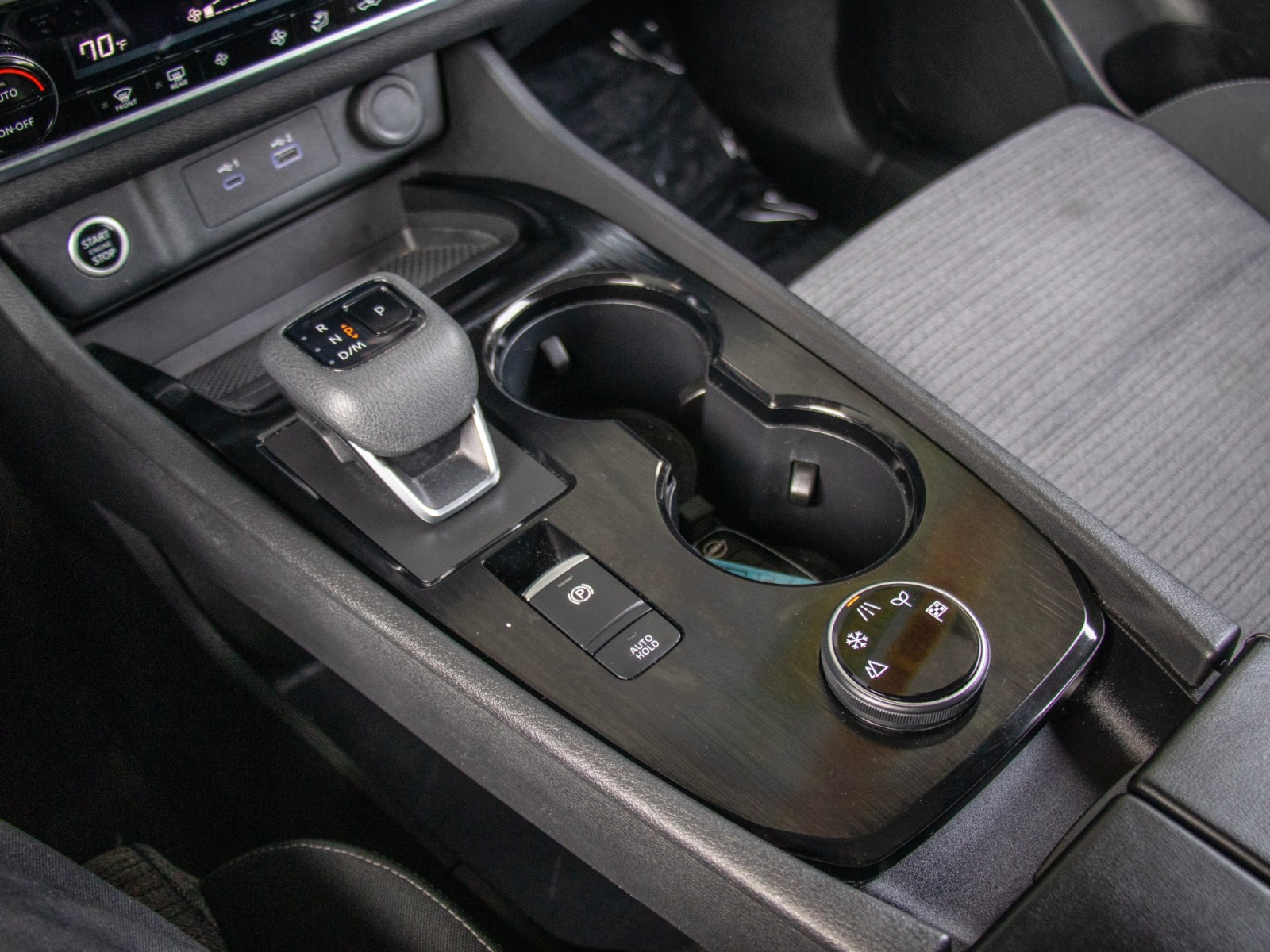 Vehicle image 17 of 26