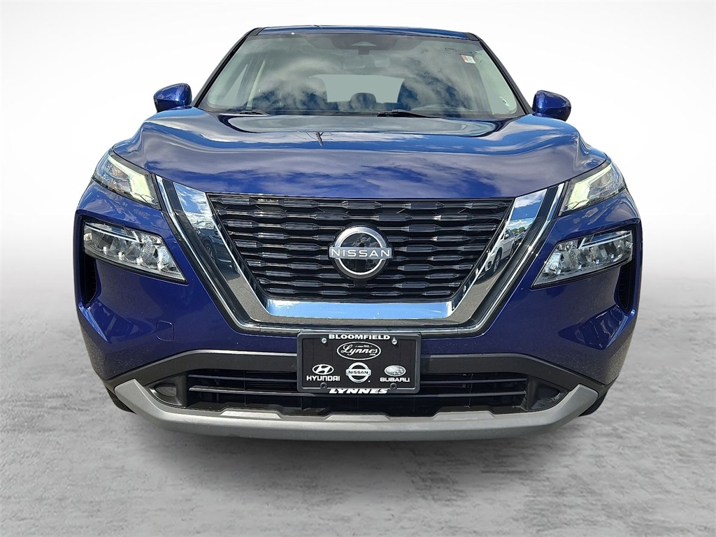 2023 Nissan Rogue SV Image 3 of 31