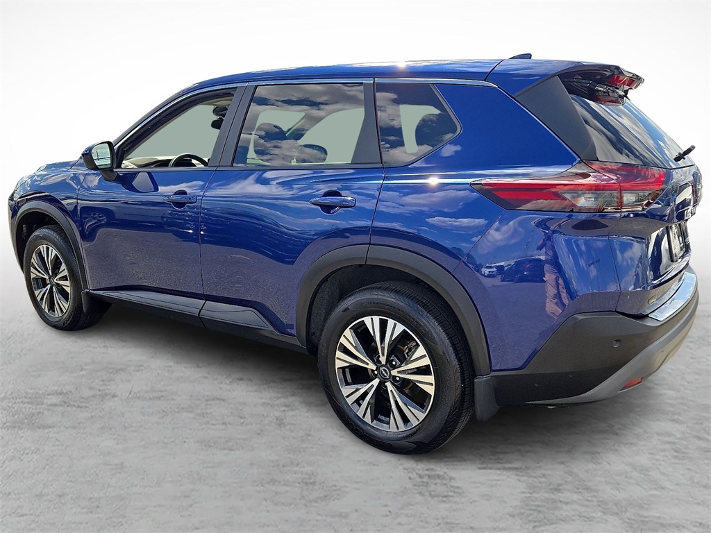 2023 Nissan Rogue SV Image 11 of 31