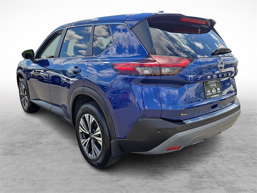 2023 Nissan Rogue SV Image 10 of 31