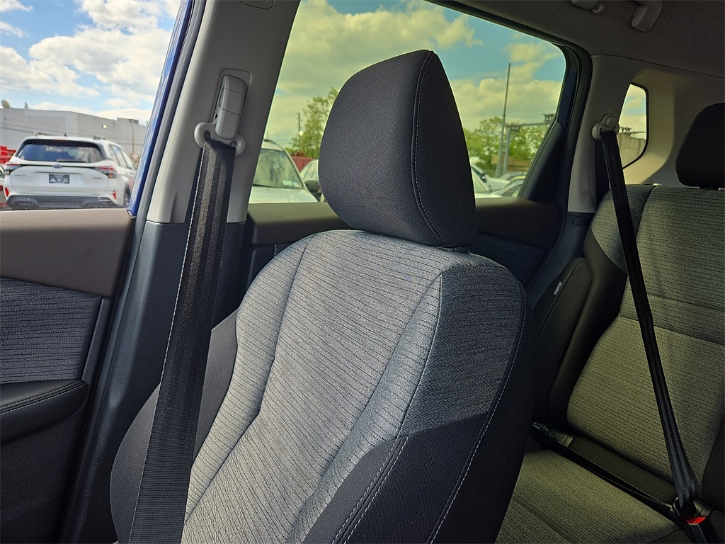 2023 Nissan Rogue SV Image 16 of 31