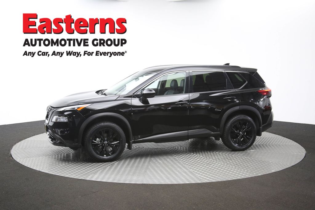 2023 Nissan Rogue SV Image 3 of 68