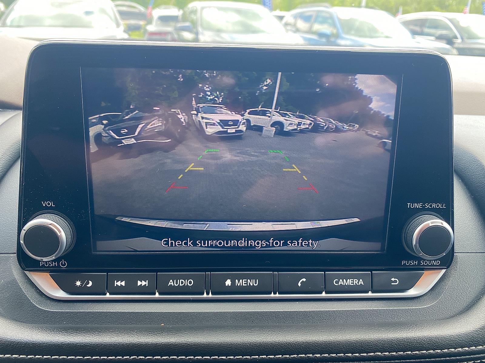 Vehicle image 16 of 27