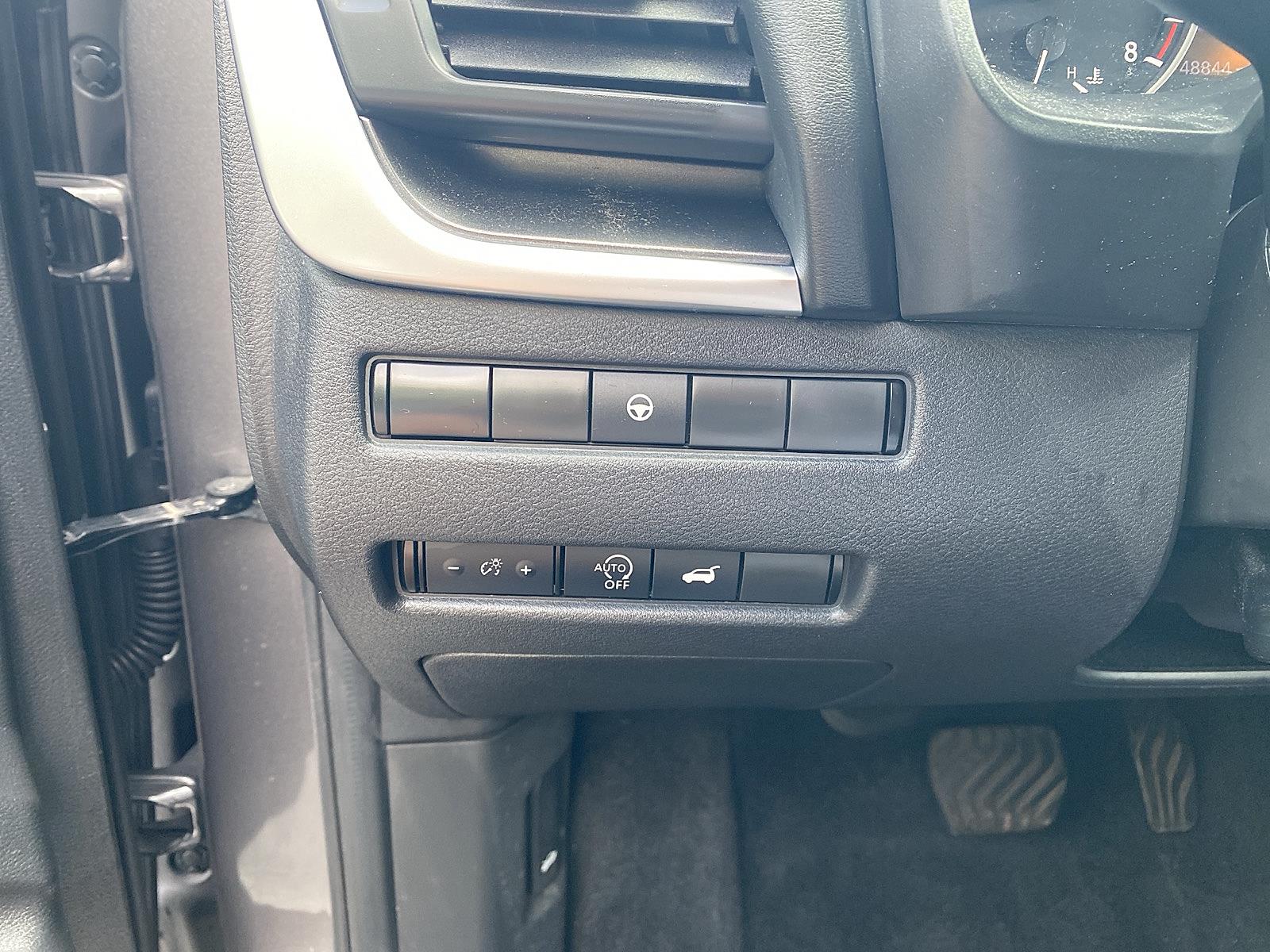 Vehicle image 24 of 27