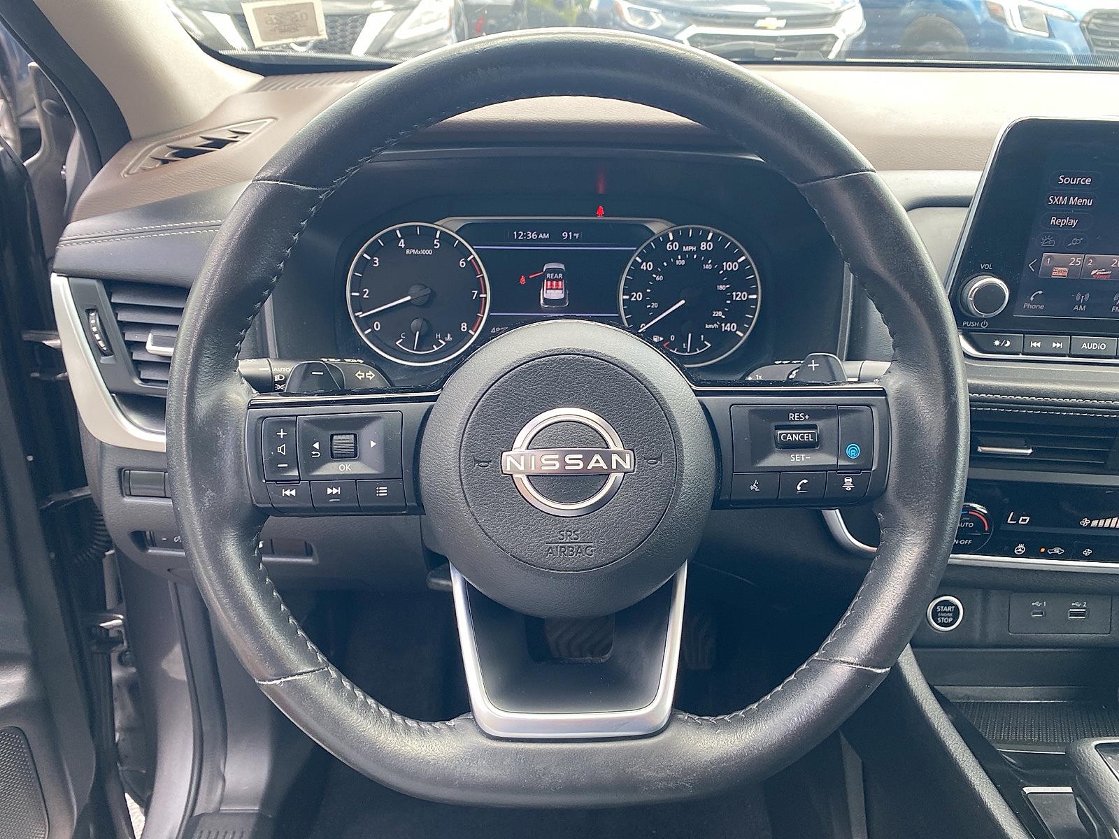 Vehicle image 21 of 27