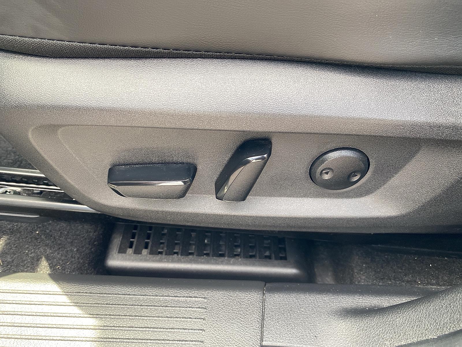 Vehicle image 27 of 27