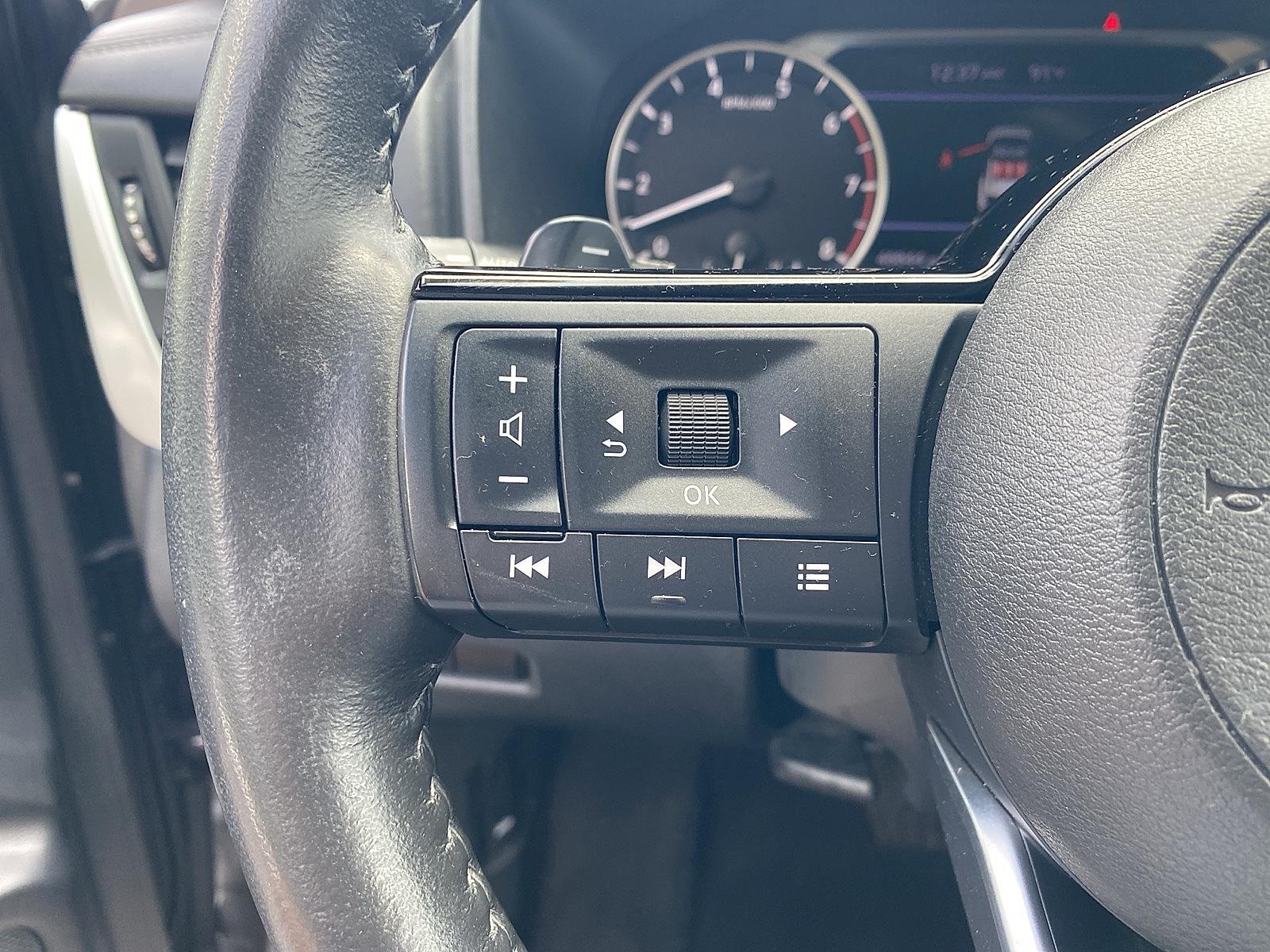Vehicle image 25 of 27