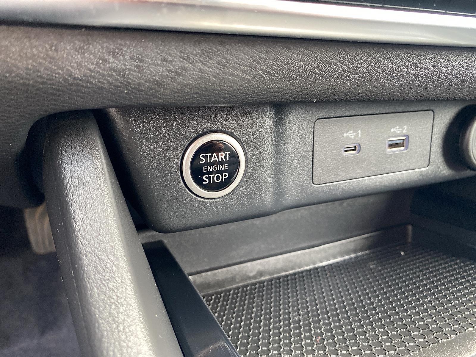 Vehicle image 23 of 27