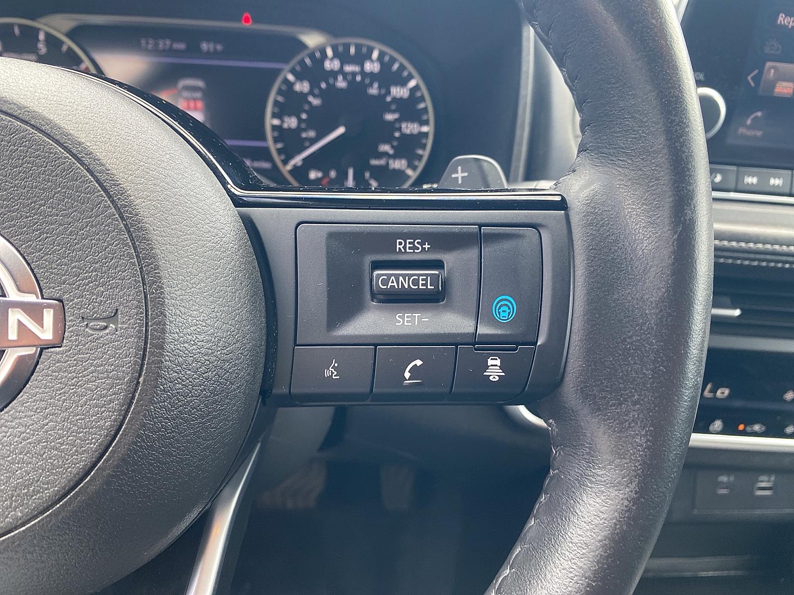 Vehicle image 14 of 27