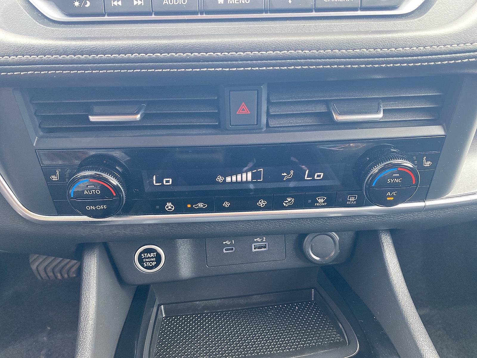 Vehicle image 22 of 27