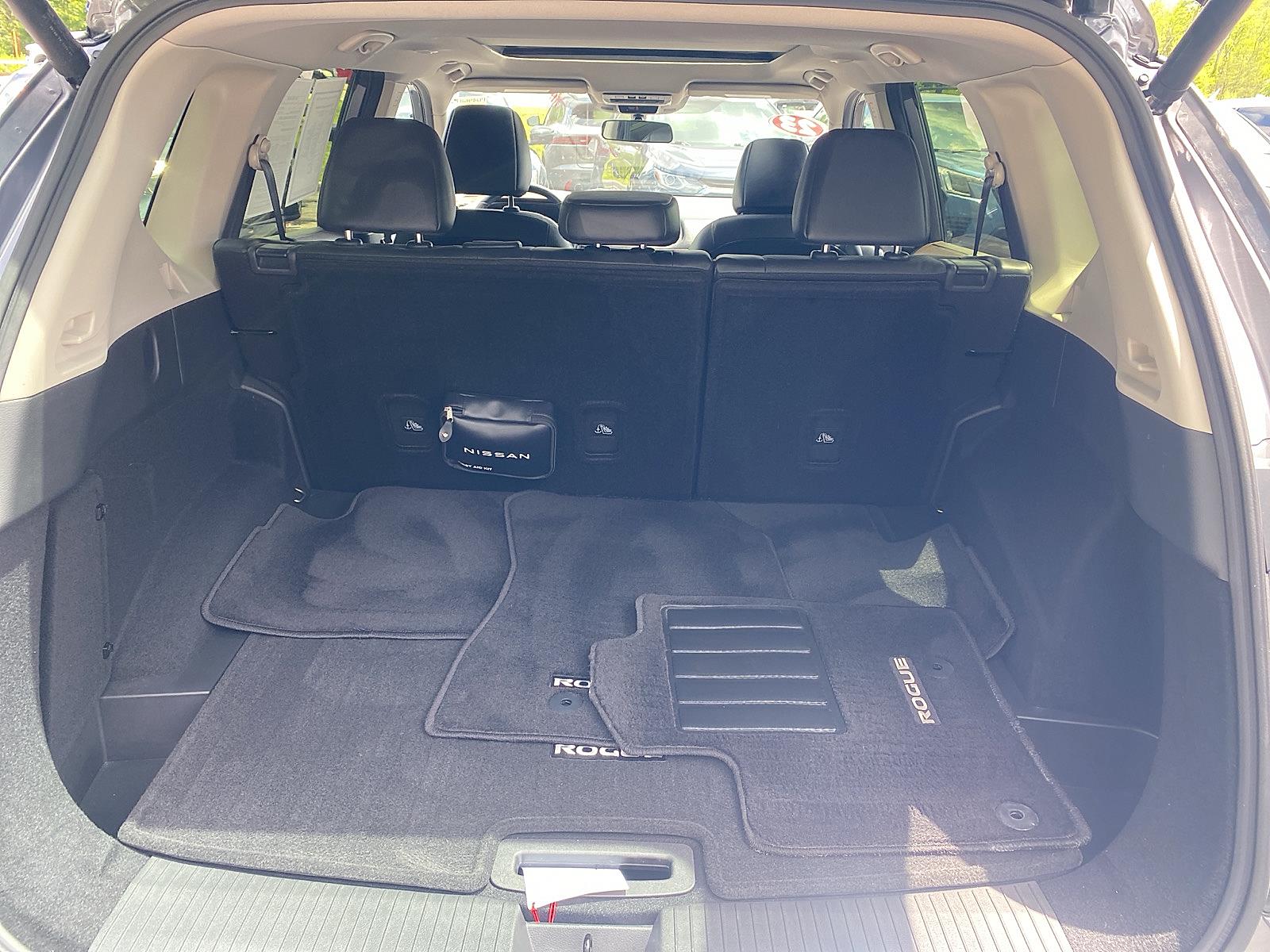 Vehicle image 9 of 27