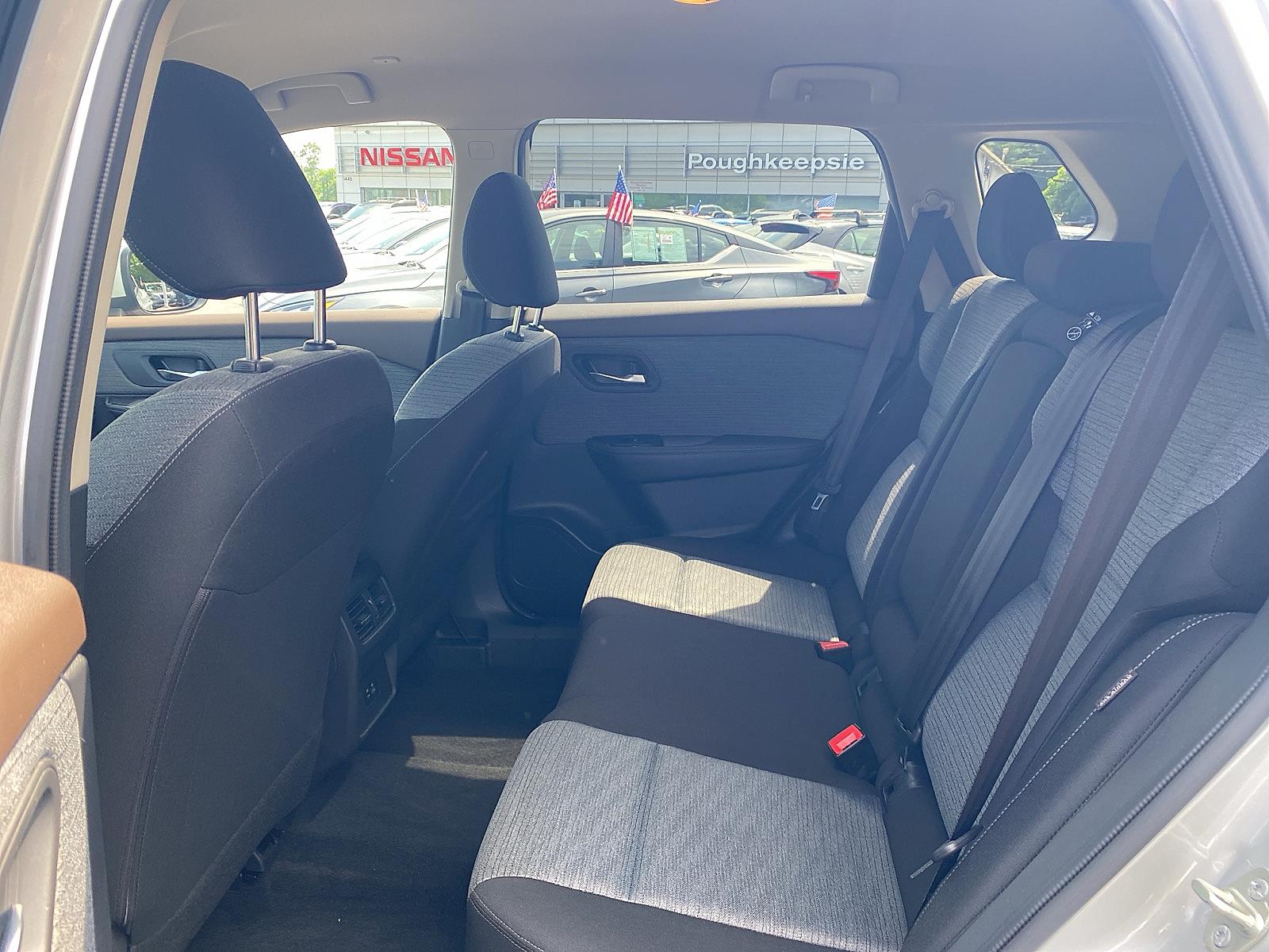 Vehicle image 11 of 26